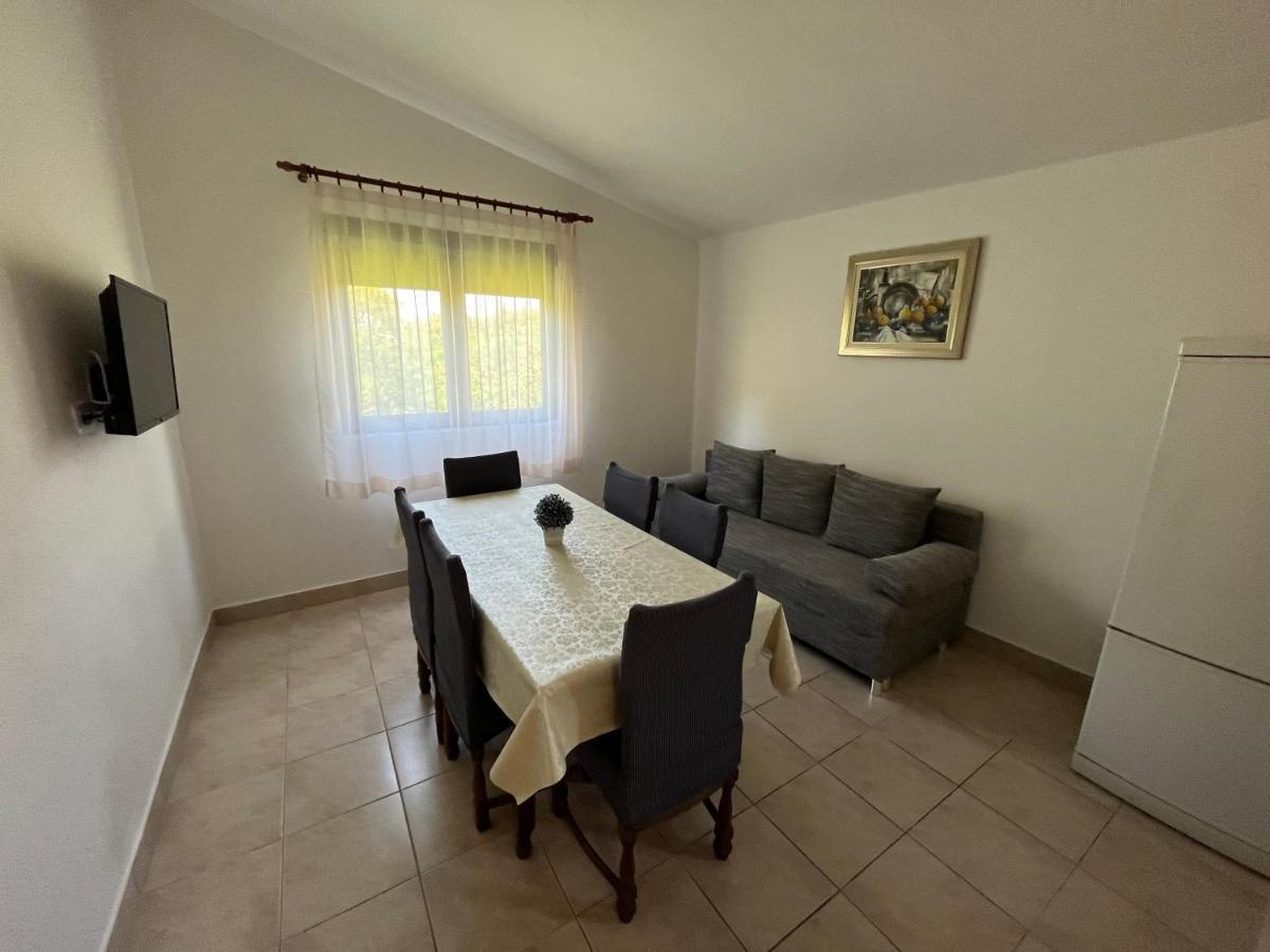 Apartmani Sekana Starigrad Paklenica Luaran gambar