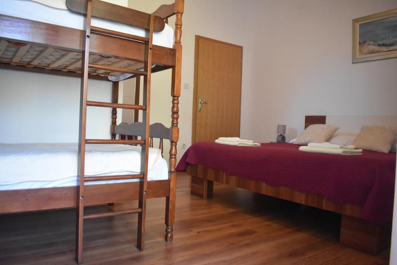 Apartmani Sekana Starigrad Paklenica Luaran gambar