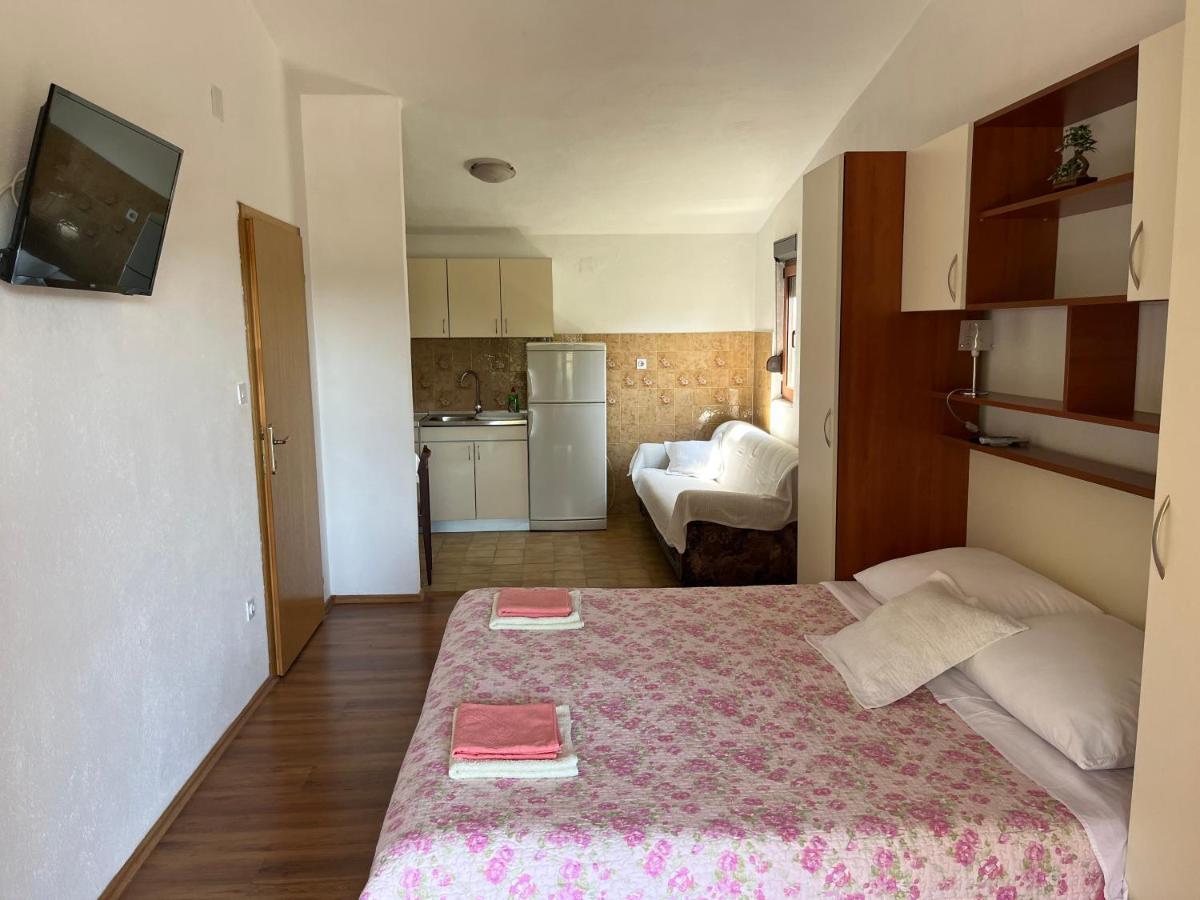Apartmani Sekana Starigrad Paklenica Luaran gambar