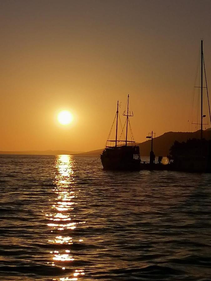 Apartmani Sekana Starigrad Paklenica Luaran gambar